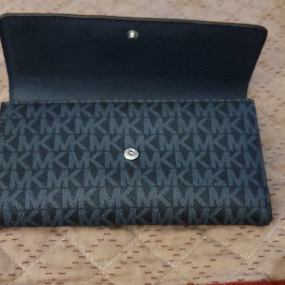 Wallet - Picture 3 of 3